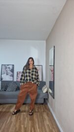 JOGGER CURVI BOTONES - Imagen 18