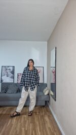 JOGGER CURVI BOTONES - Imagen 17
