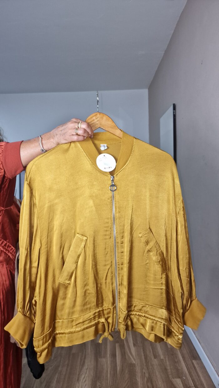 BOMBER SATEN talla pequeña o semicurvi - Imagen 5