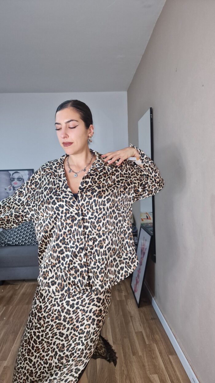 CAMISA LEOPARDO Talla pequeña - Imagen 2