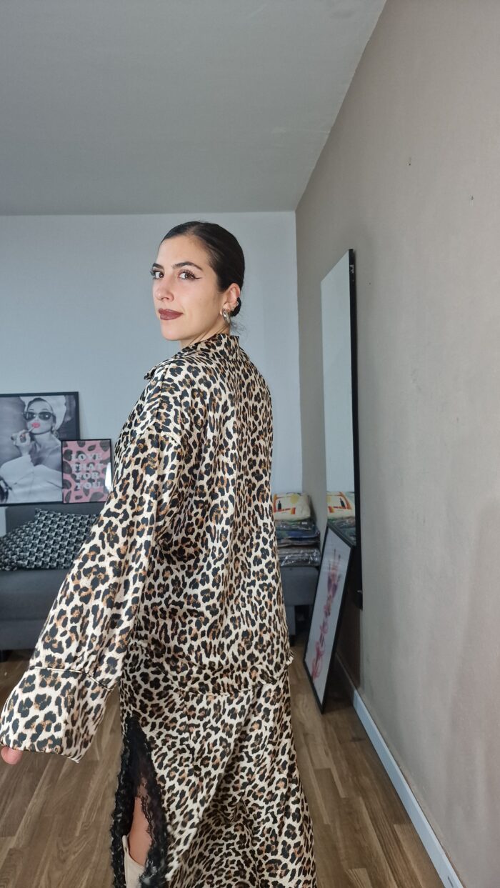 CAMISA LEOPARDO Talla pequeña - Imagen 3