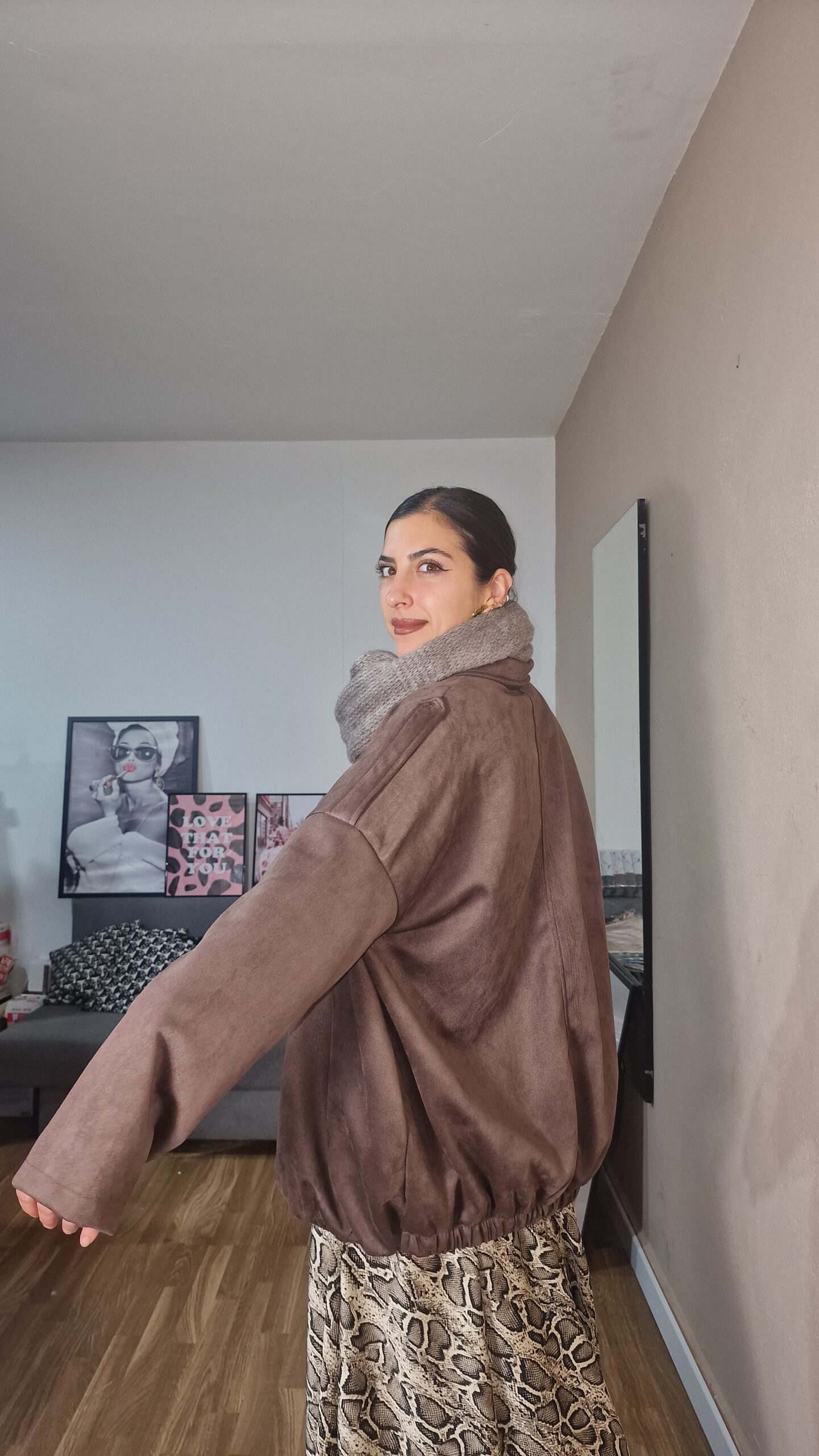 20251028_201244 CHAQUETA CURVI ANTE - Imagen 4