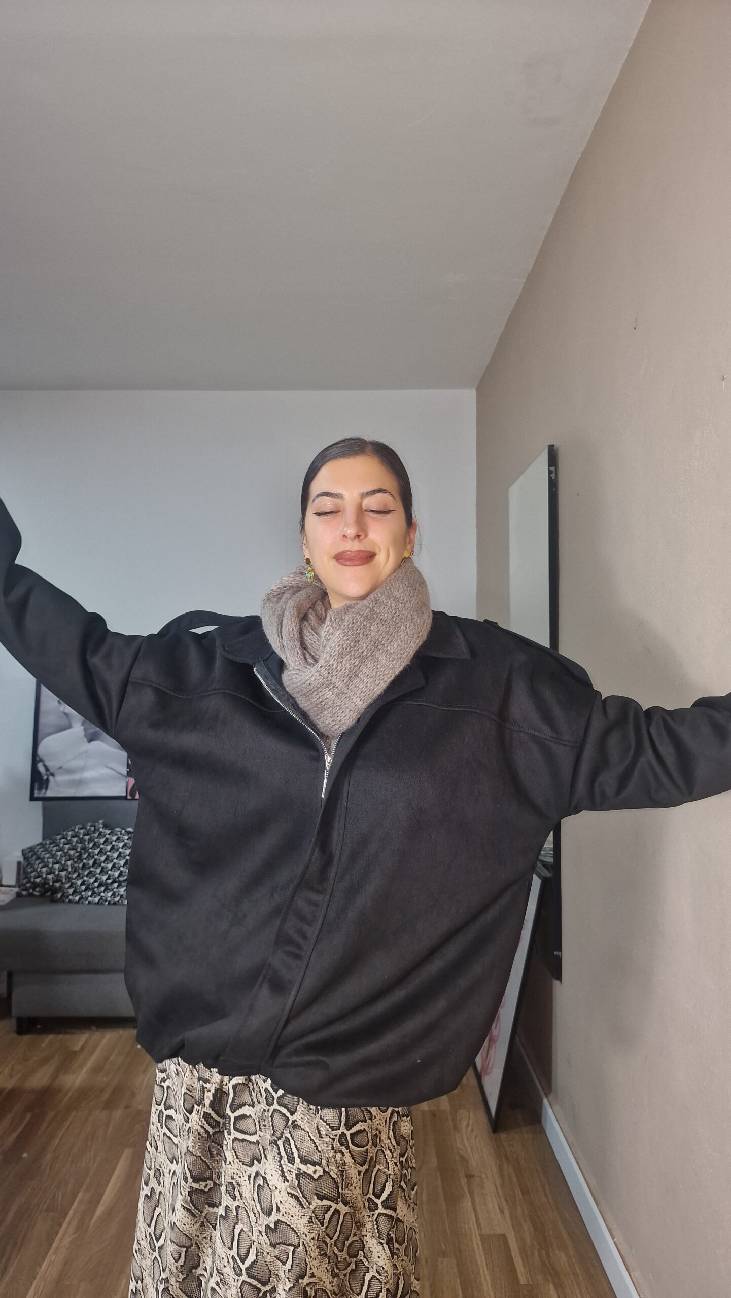 20251028_201542 CHAQUETA CURVI ANTE - Imagen 6