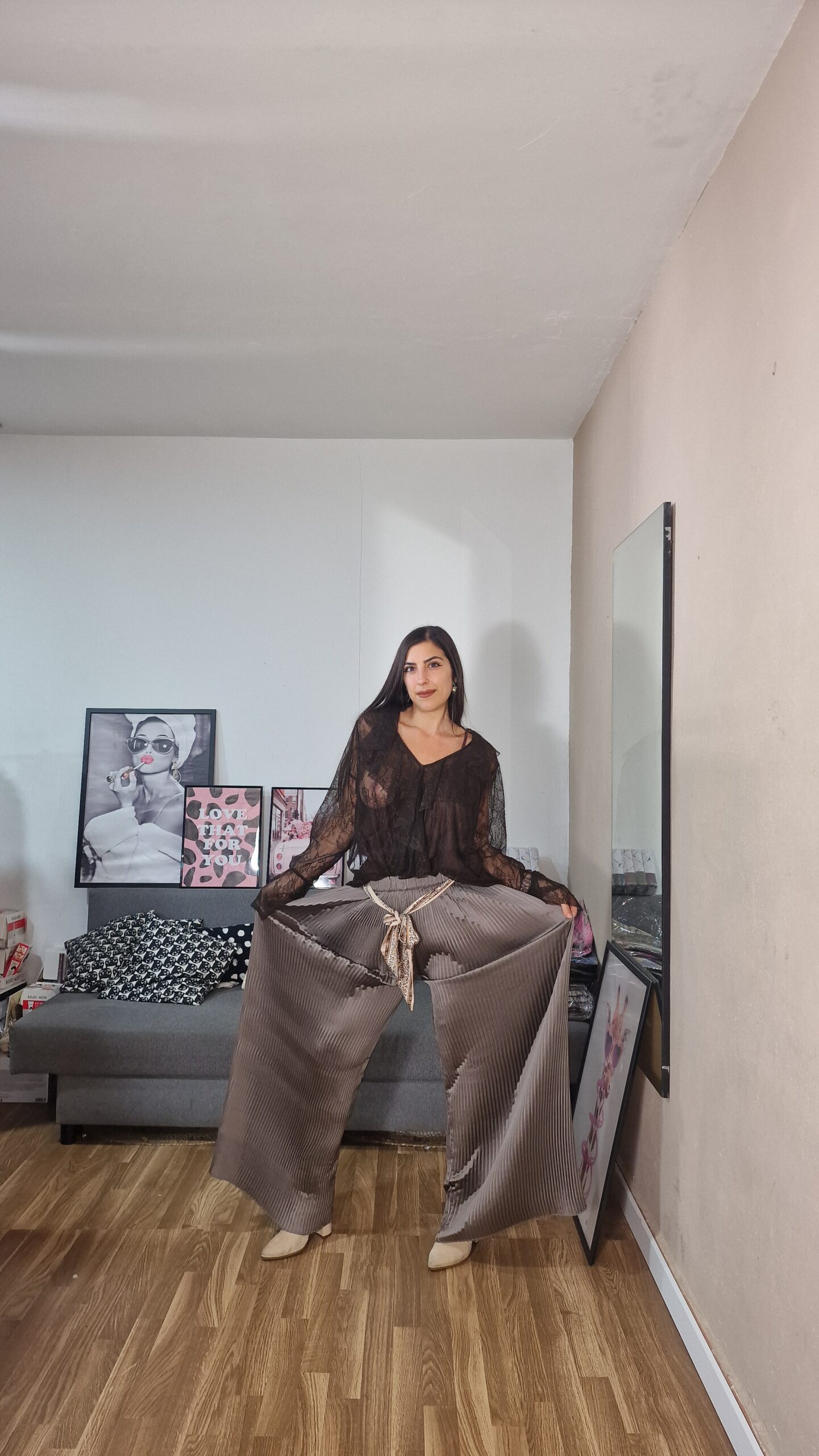 20251030_133826 PANTALON CURVI PLISADO SATEN - Imagen 2