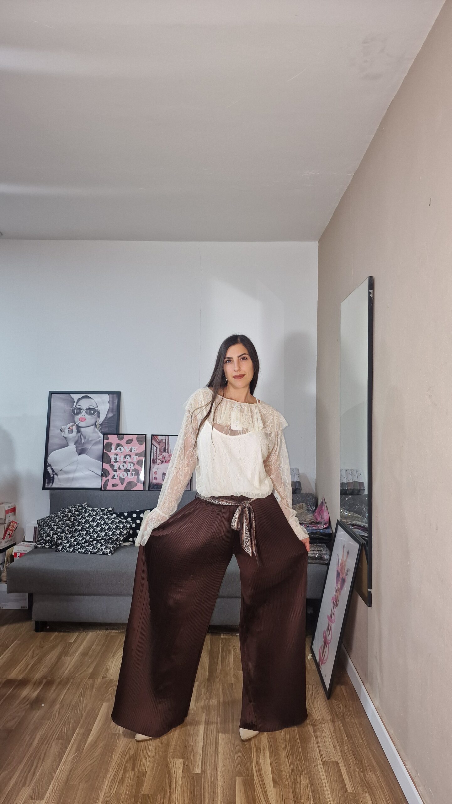 20251030_134714 PANTALON CURVI PLISADO SATEN - Imagen 7