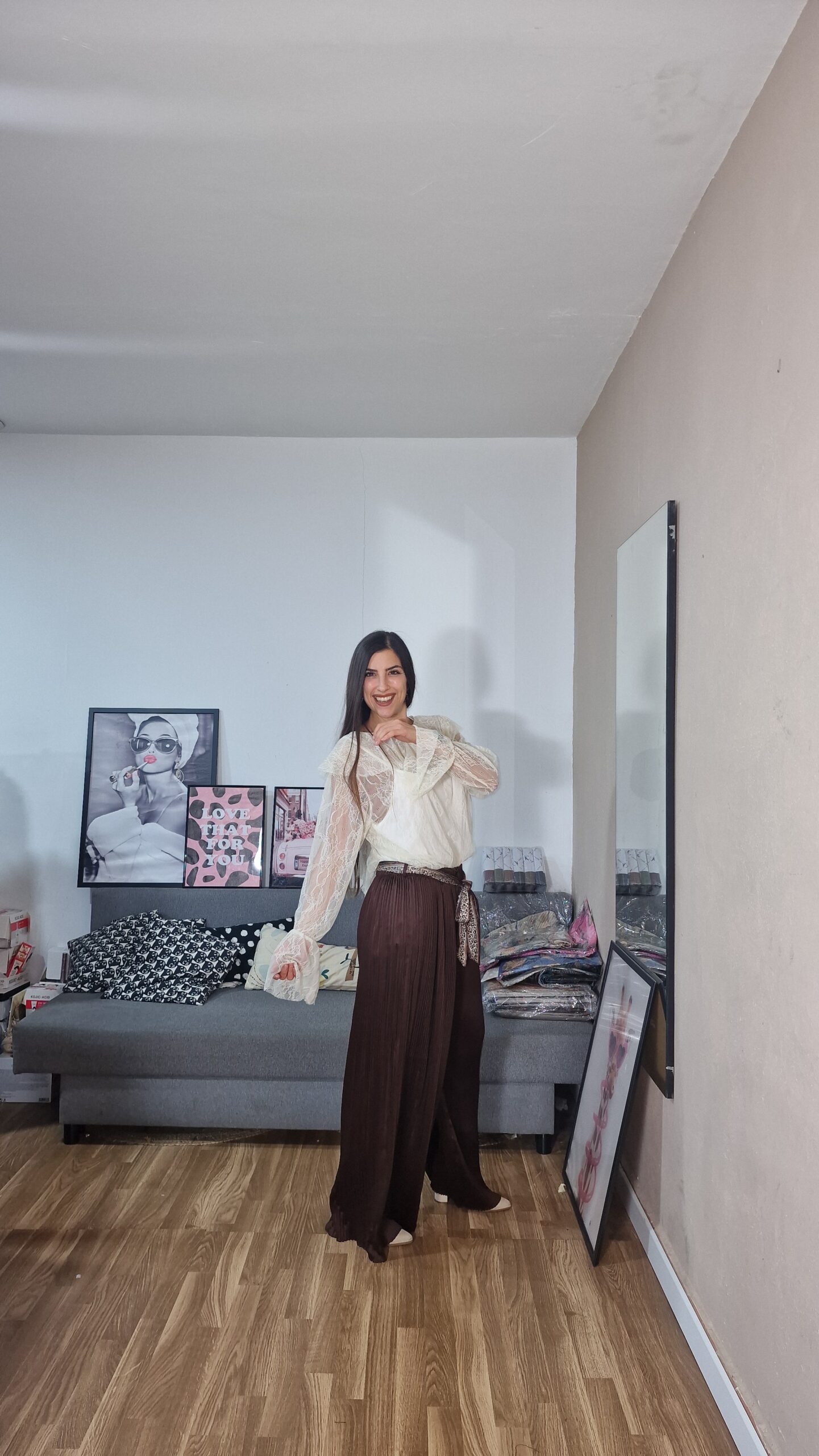 20251030_134723 PANTALON CURVI PLISADO SATEN - Imagen 8