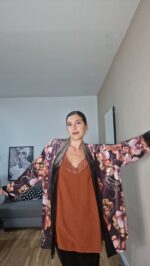 QUIMONO CURVI TERCIOPELO FLORES - Imagen 11