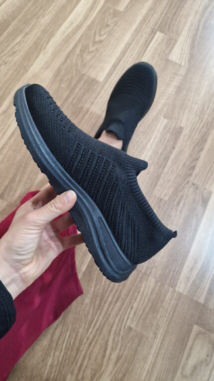 DEPORTIVAS ELASTICAS NEGRAS