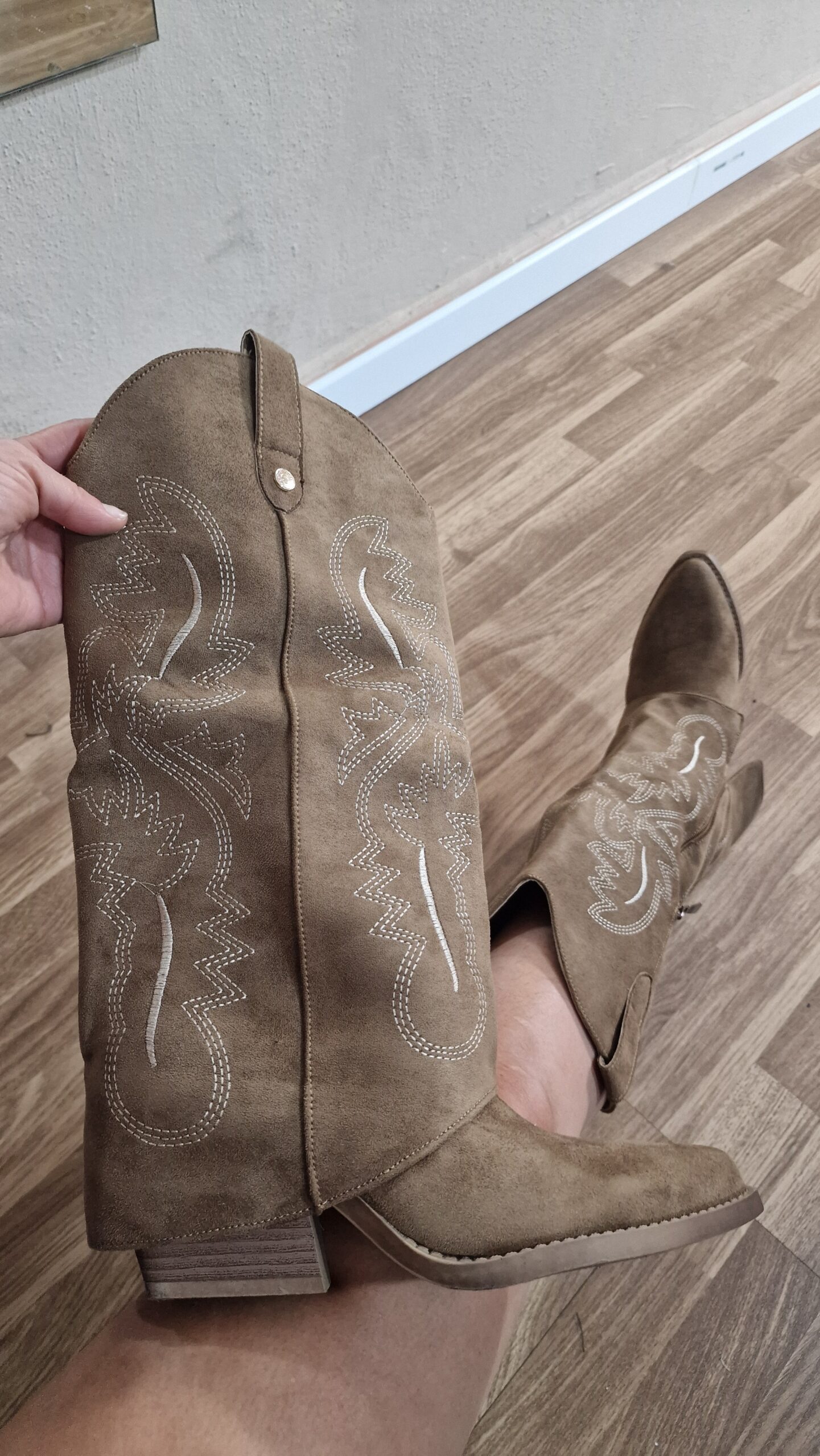 20251105_202108 BOTAS CAWBOY - Imagen 1