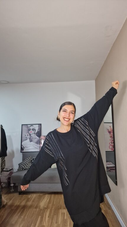 MAXI SUDADERA CURVI TACHUELAS