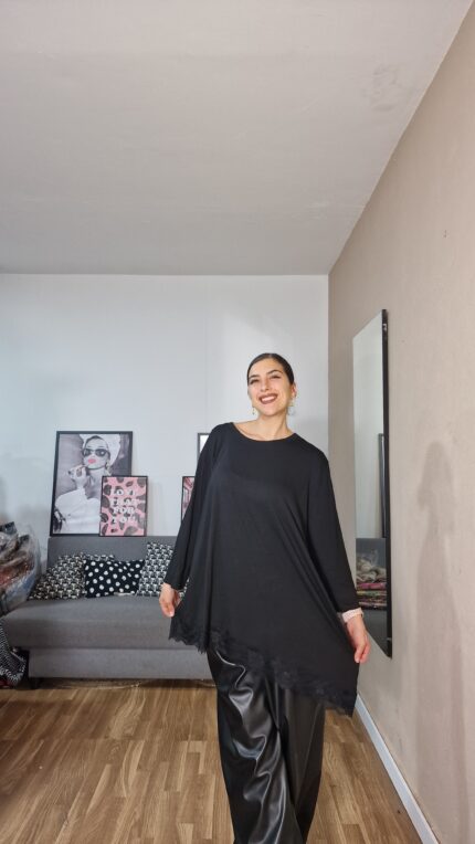 CAMISETA CURVI LENCERA ASIMETRICA