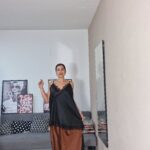 FALDA CURVI SATEN ENCAJE