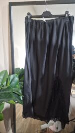 FALDA CURVI SATEN ENCAJE - Imagen 4