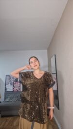 CAMISETA SEMICURVI TERCIOPELO LENTEJUELAS - Imagen 9