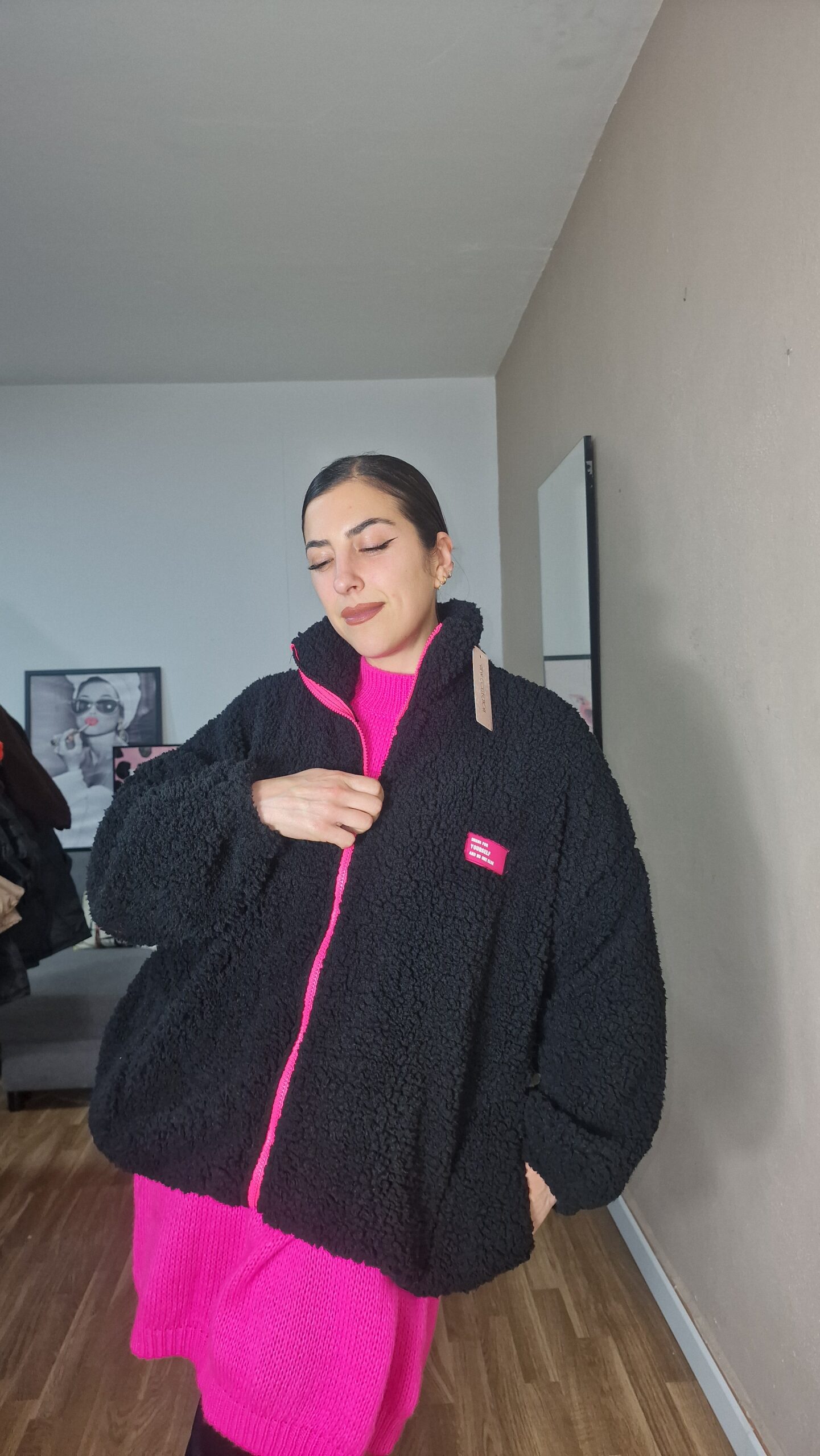 20251205_201226 BOMBER CURVI BORREGO FLUOR - Imagen 1