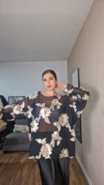 CAMISETA CURVI TULL FLORES - Imagen 7