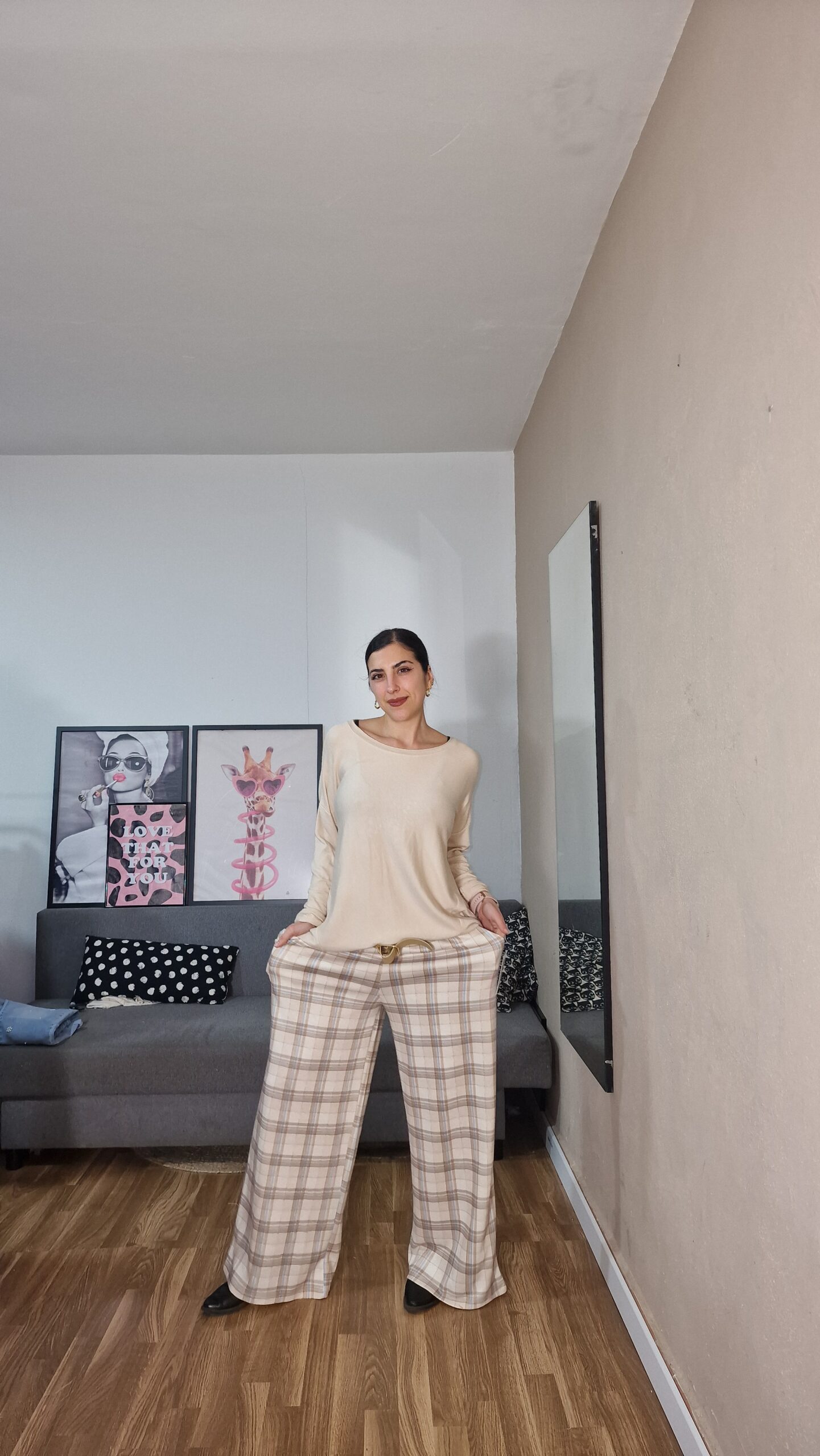 20260126_193032 PANTALON SEMICURVI CUADROS - Imagen 1