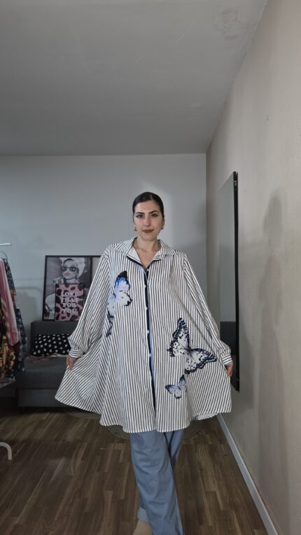 CAMISA CURVI EVASE MARIPOSAS