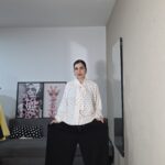 PANTALON CURVI ANCHO LISO