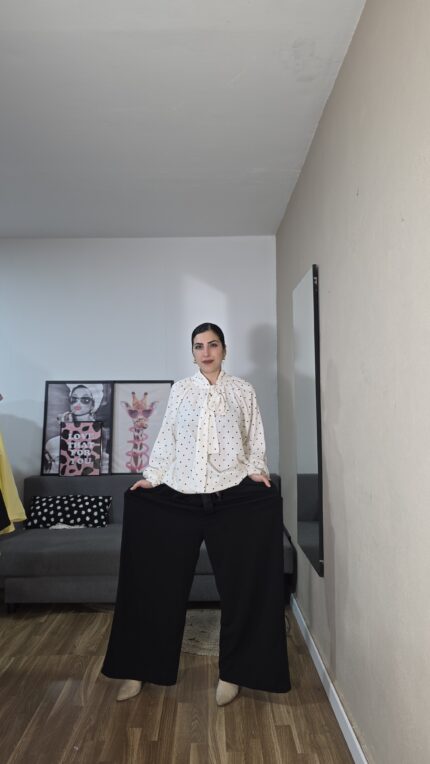 PANTALON CURVI ANCHO LISO