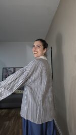 CAMISA CURVI RAYAS CUELLO PERFORADO - Imagen 7