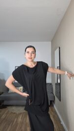 CAMISETA CURVI BROCHE LATERAL - Imagen 4