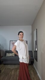 CAMISETA CURVI BROCHE LATERAL - Imagen 8