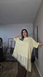 CAMISETA CURVI ASIMETRICA CON LUNARES - Imagen 3