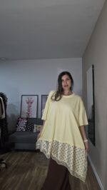 CAMISETA CURVI ASIMETRICA CON LUNARES - Imagen 2