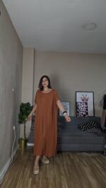 VESTIDO CURVI TACHUELAS