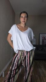 CAMISETA CURVI PICO TACHUELAS - Imagen 2
