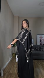 PONCHO CURVI BORDADO - Imagen 6