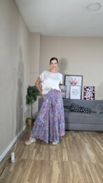 PANTALON SEMICURVI SEDA FLORES - Imagen 9