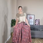 PANTALON SEMICURVI SEDA FLORES