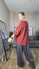 CAMISETA CURVI LICRA TACHUELAS - Imagen 9