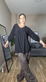 CAMISETA CURVI LICRA TACHUELAS