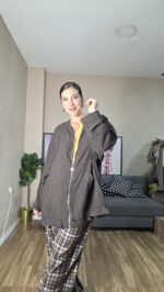 BOMBER CURVI TACHUELAS - Imagen 4
