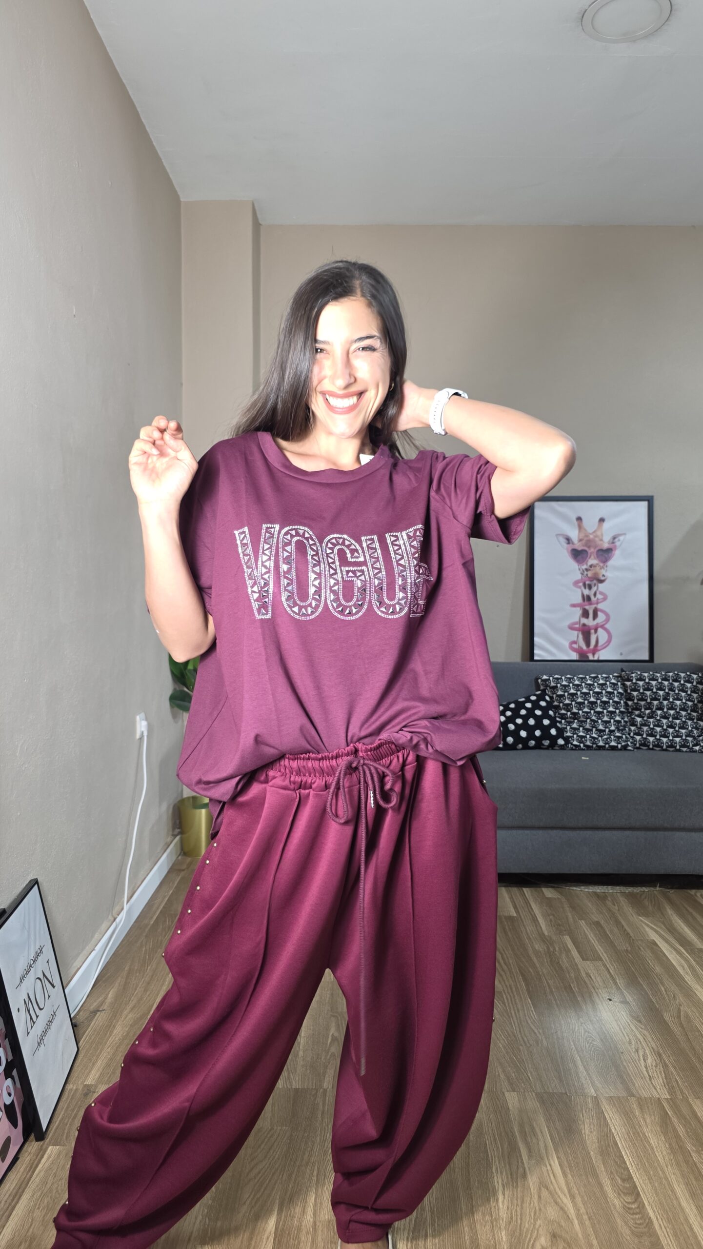 20260922_132939 CAMISETA CURVI VOGUE - Imagen 1