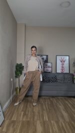 JOGGER CURVI BOTONES